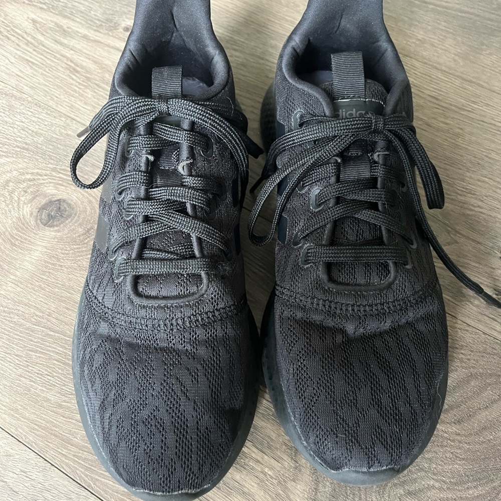 Unisex Adidas shoes - Picture 2 of 4